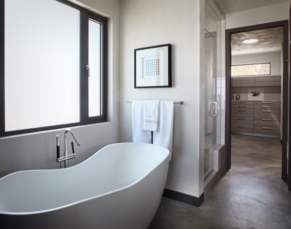 baignoire ilot salle de bain minimaliste