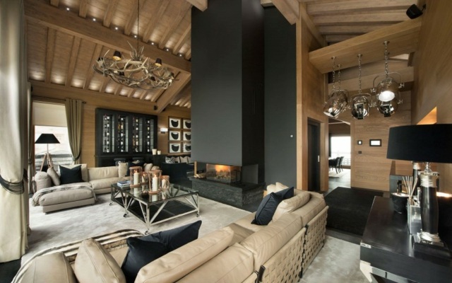 Un chalet de luxe à louer dans la station de ski VIP française intérieur meubles