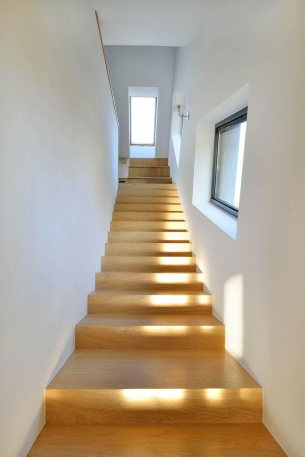 bel escalier suit la courbe extérieure