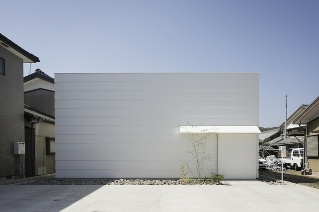 blanche maison extérieur rectangulaire angle droit