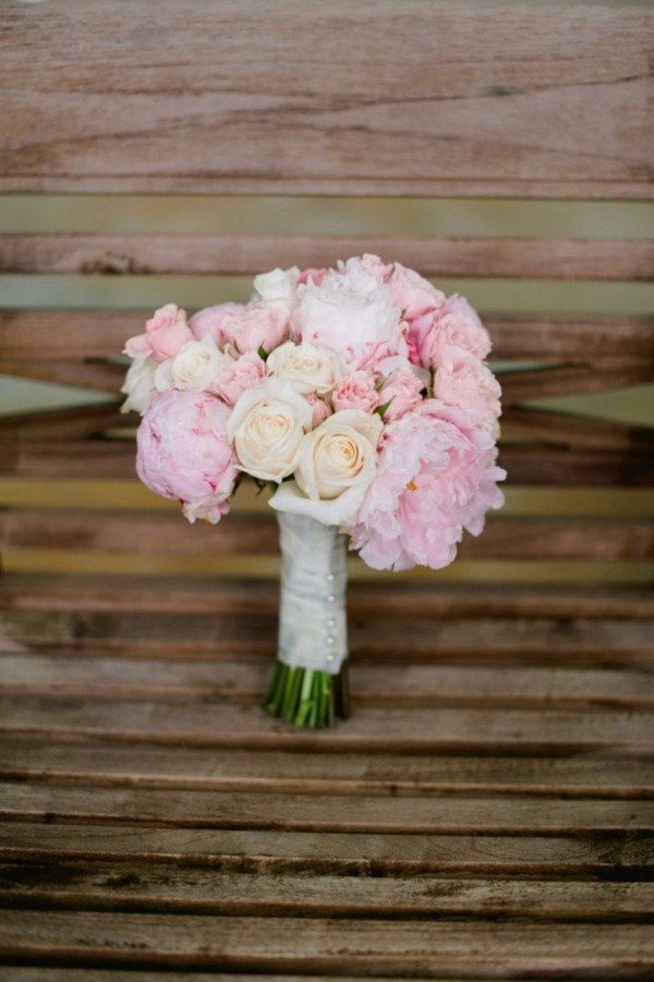 bouquet mariée rond base roses