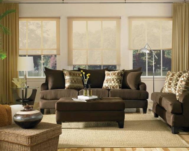 marron foncé contraste bien la clarté du beige meubles