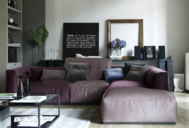 canape divan design coussin epais pourpre violet
