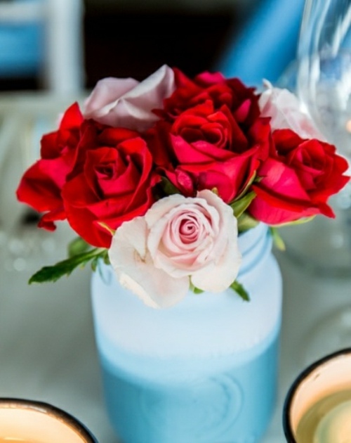 centre de table fleurs roses