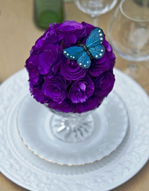 centre de table fleurs violettes