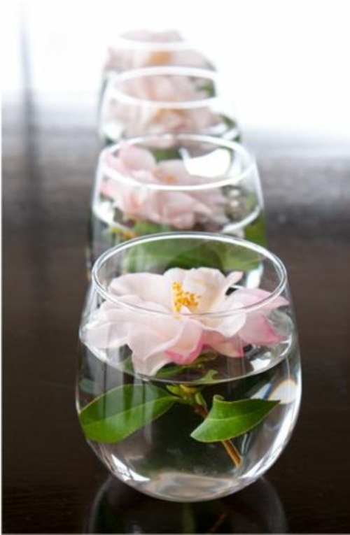 centre table fleurs flottantes
