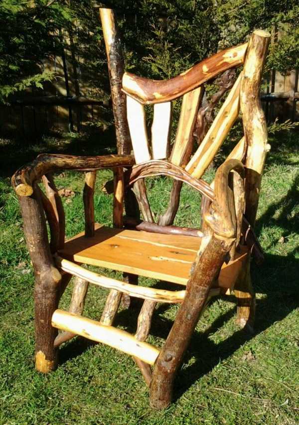 chaise faite bois naturel