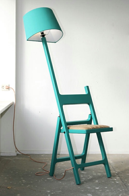 chaise pliante lampe demi cylindre meuble original