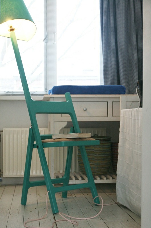 chaise pliante prolonge lampe abat jour pratique moderne