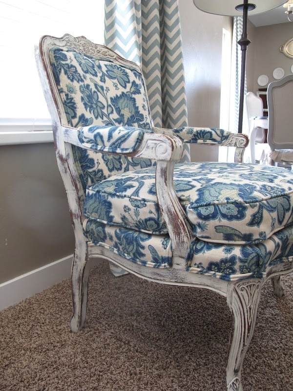 Couvre chaise DIY style shabby chic bleu blanc