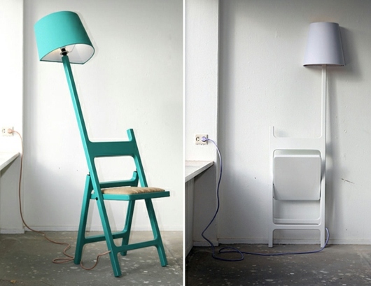 chaise verte lampe droite chaise blanche lampe gauche