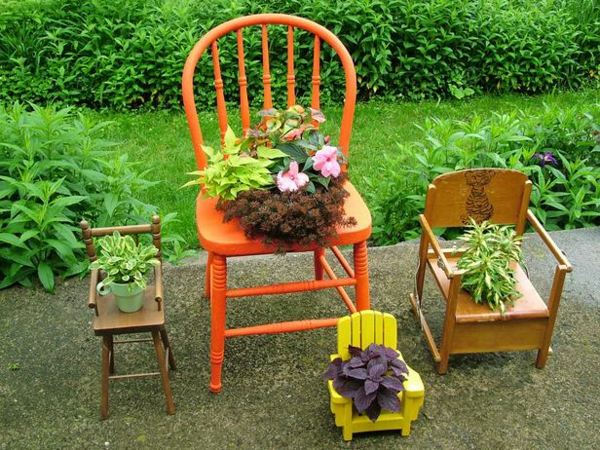 chaises deco pots fleurs