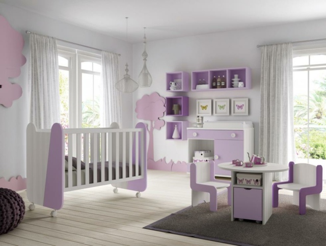 chambre bebe violet rose