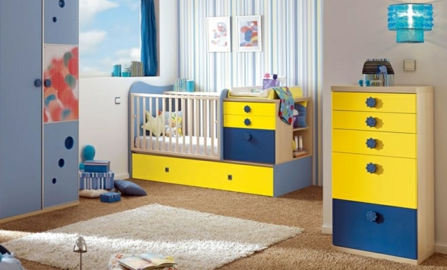 chambre bébé jaune bleu