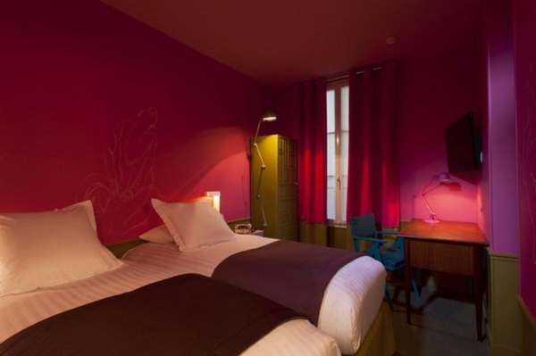 chambre coucher mur rouge