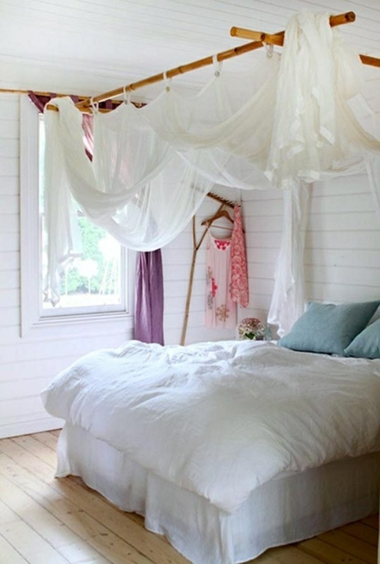 chambre coucher deco blanc moustiquaire
