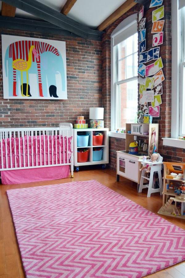 Chambre pour bébé fille décomignonne et tapis en rose et blanc suprise pas choix