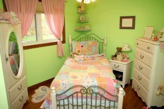 chambre fille vert pastel rose