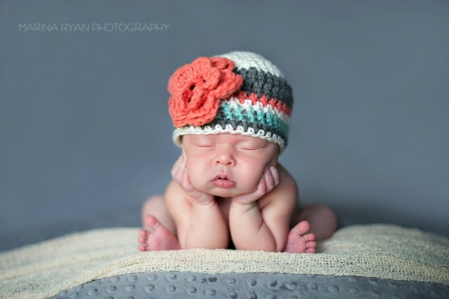 chapeau multicolore bebe