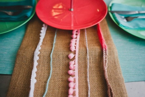 chemin de table maruage fil colore laine rose