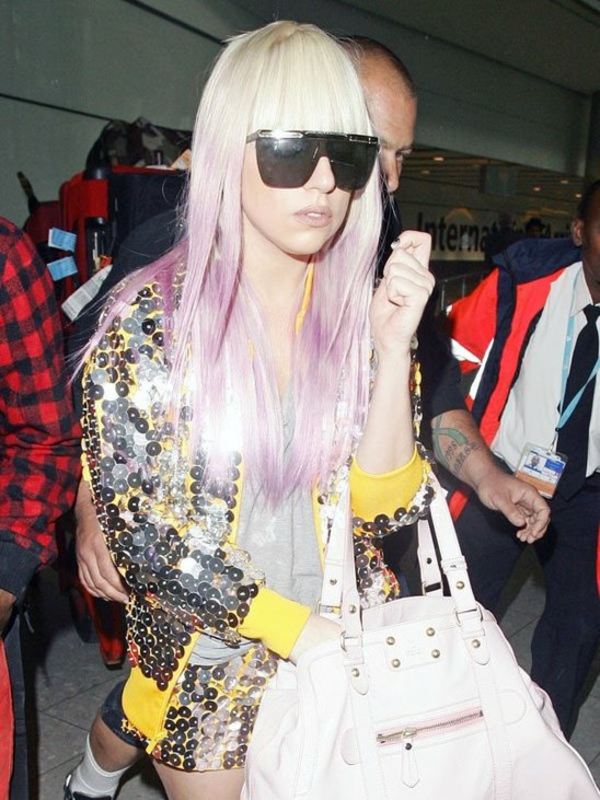 coloration rose cheveux Lady Gaga