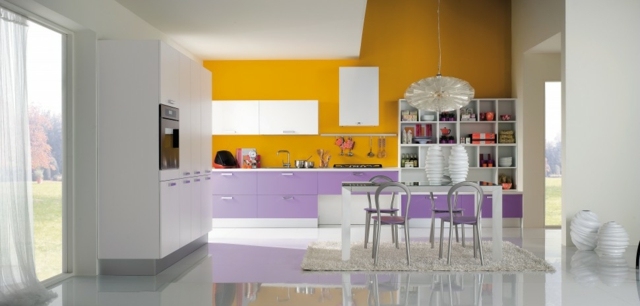 cuisine blanc jaune violet