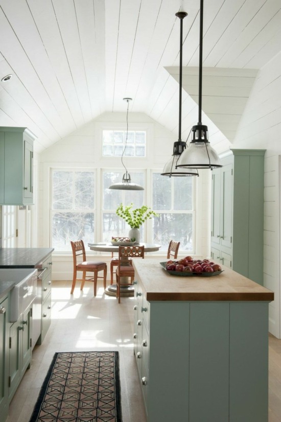 minimaliste esthétique cuisine marine spacieuse claire couleur meubles