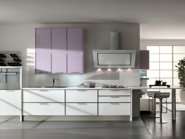 cuisine design blanc violet