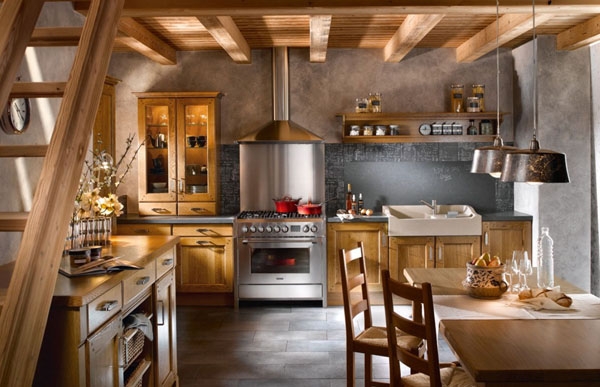 cuisine-rustique-plafond-bois-table-chaises-bois-armoires-cuisine-bois-carrelage cuisine rustique