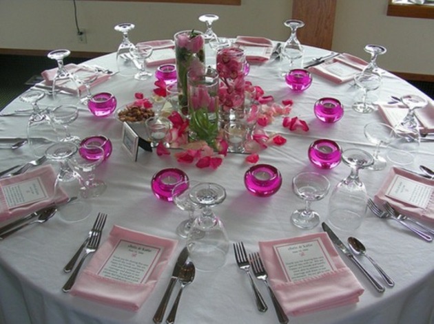 décoration table Saint Valentin rose