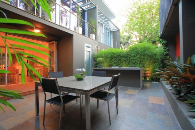 décoration jardin meubles extérieurs table