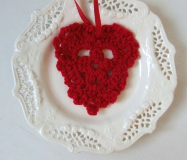 décoration table Saint Valentin coeur tricoté