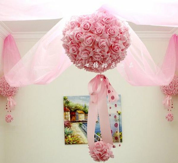 deco plafond mariage boules fleurs