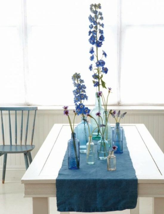 décoration en bleu fâte table pâques
