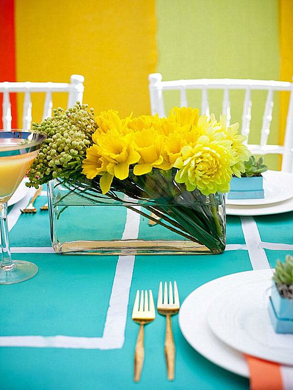 décoration jaune table fleurs idee