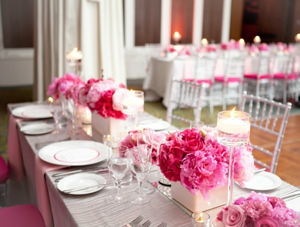 decoration pivoines rose blanche table mariage