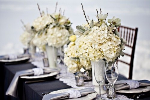decoration table mariage hiver exterieur neige blanc hortensia