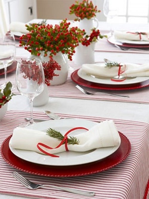 decoration table mariage hiver houx blanc rouge