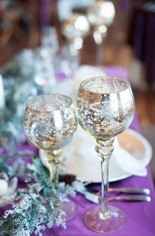 decoration table mariage hiver verre vin argent violet