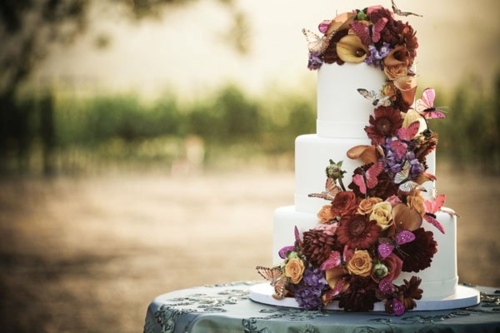 decoration tarte le gâteau de mariage fleurs papillons