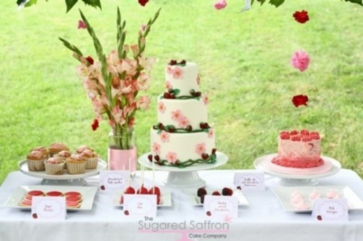 dessert aux fraises toutes sortes superbe table de mariage