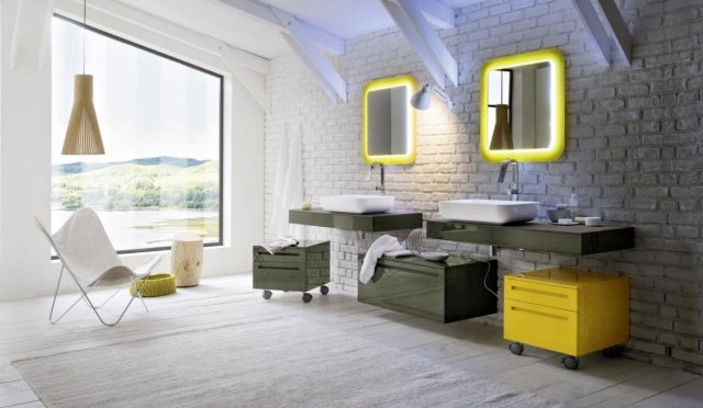 déco-salle-bains-mobilier-couleurs-cadre-miroir-meuble-bas-jaune-armoires-grises