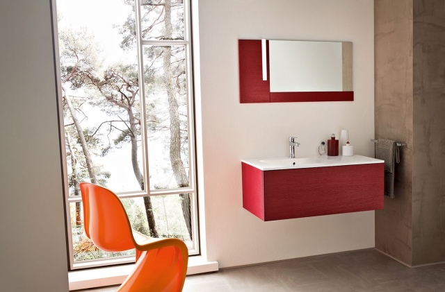 déco-salle-bains-mobilier-couleurs-meuble-vasque-rouge-chaise-orange déco salle de bains
