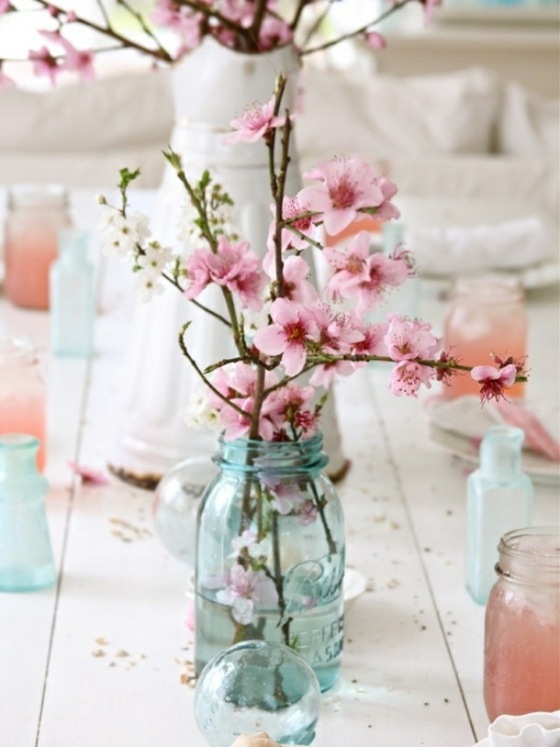 déco table pot bleu clair fleur cerisier