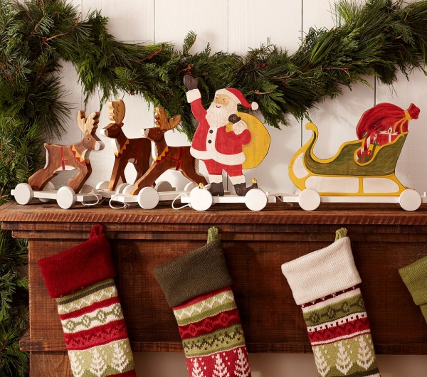 décoration-Noël-cheminée-figurines-bois