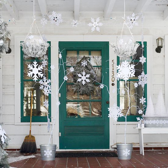 décoration-Noël-extérieure-porte-entrée-flocons-neige