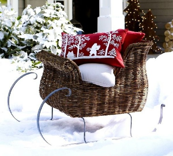 décoration-Noël-extérieure-traîneau-coussins