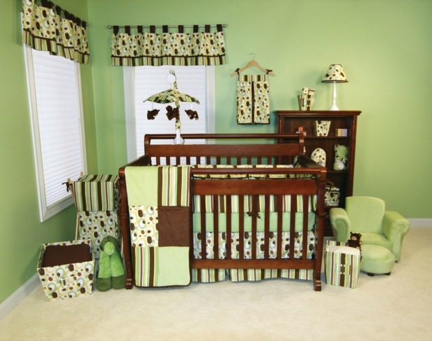 décoration chambre bébé garon vert marron
