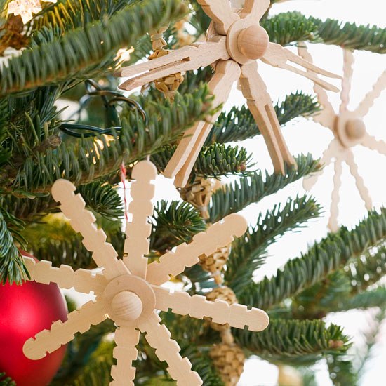 décoration-de-Noël-flacons-de-neige-bois-branches-sapin