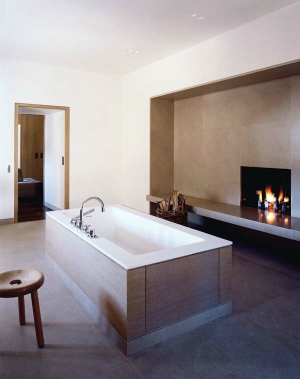 décoration salle de bain avec cheminée design